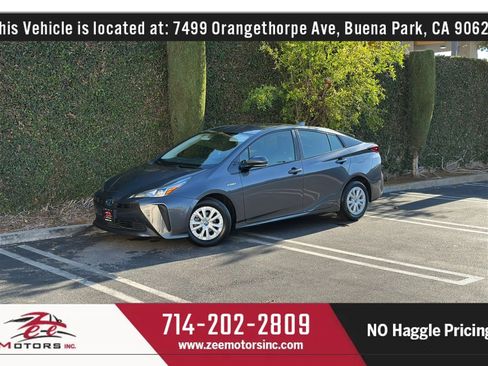 Used 2020 Toyota Prius LE FWD image 14