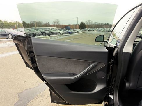 Used 2024 Tesla Model Y Long Range image 17