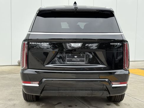 New 2026 Cadillac Escalade IQL Luxury image 8