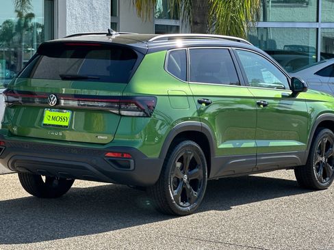 New 2025 Volkswagen Taos SE image 4