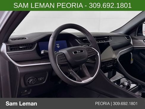 New 2025 Jeep Grand Cherokee Limited image 9