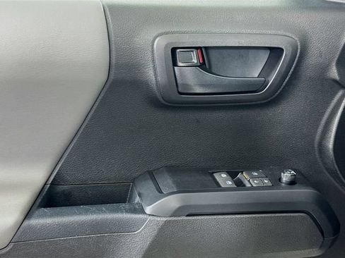 Certified 2021 Toyota Tacoma SR w/ SR Convenience Package AWD/4WD image 13