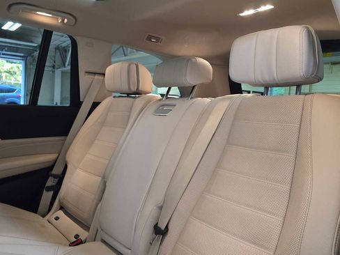 Used 2021 Mercedes-Benz GLS 580 4MATIC image 17