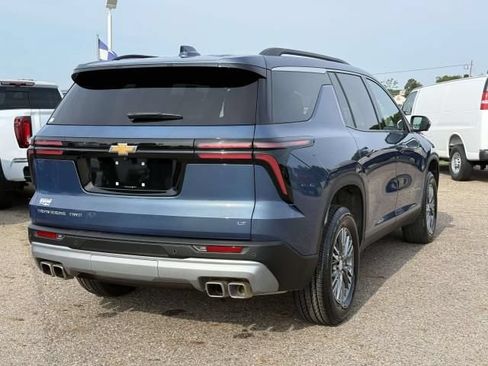 Used 2024 Chevrolet Traverse LT AWD/4WD image 5
