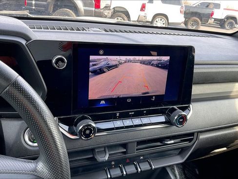 Used 2023 Chevrolet Colorado W/T image 18