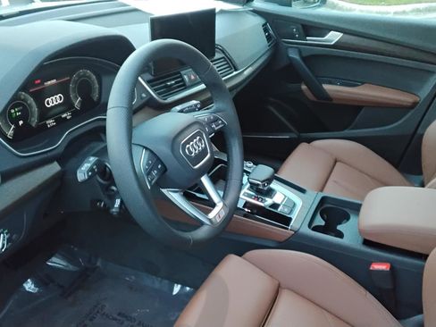 Certified 2025 Audi Q5 e Premium Plus w/ Premium Plus Package image 18