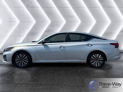 Used 2024 Nissan Altima 2.5 SV