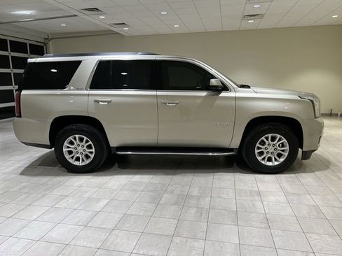 Used 2017 GMC Yukon SLT w/ Open Road Package AWD/4WD image 6