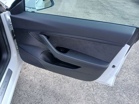 Used 2020 Tesla Model 3 Standard Range Plus image 16