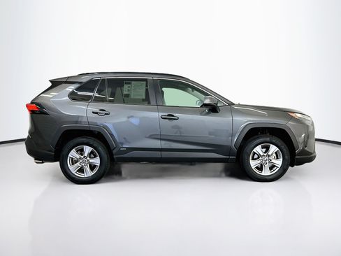 Used 2025 Toyota RAV4 XLE AWD/4WD image 10