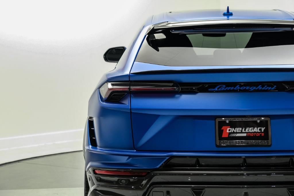 Used 2023 Lamborghini Urus Performante AWD/4WD image 45