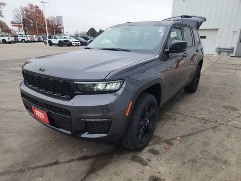 New 2025 Jeep Grand Cherokee L Limited image 3