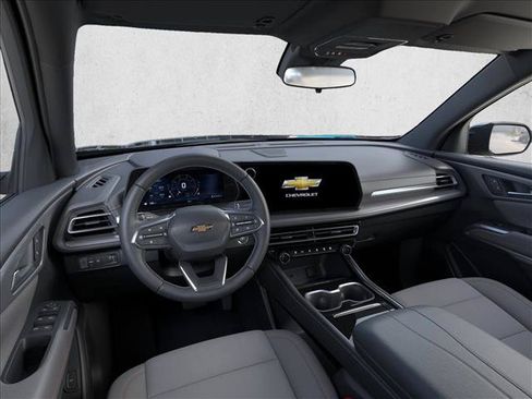 New 2026 Chevrolet Traverse LT w/ Sun and Wheel Package FWD image 15