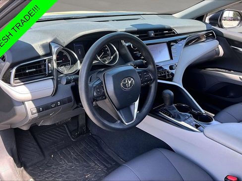 Used 2020 Toyota Camry LE FWD image 17