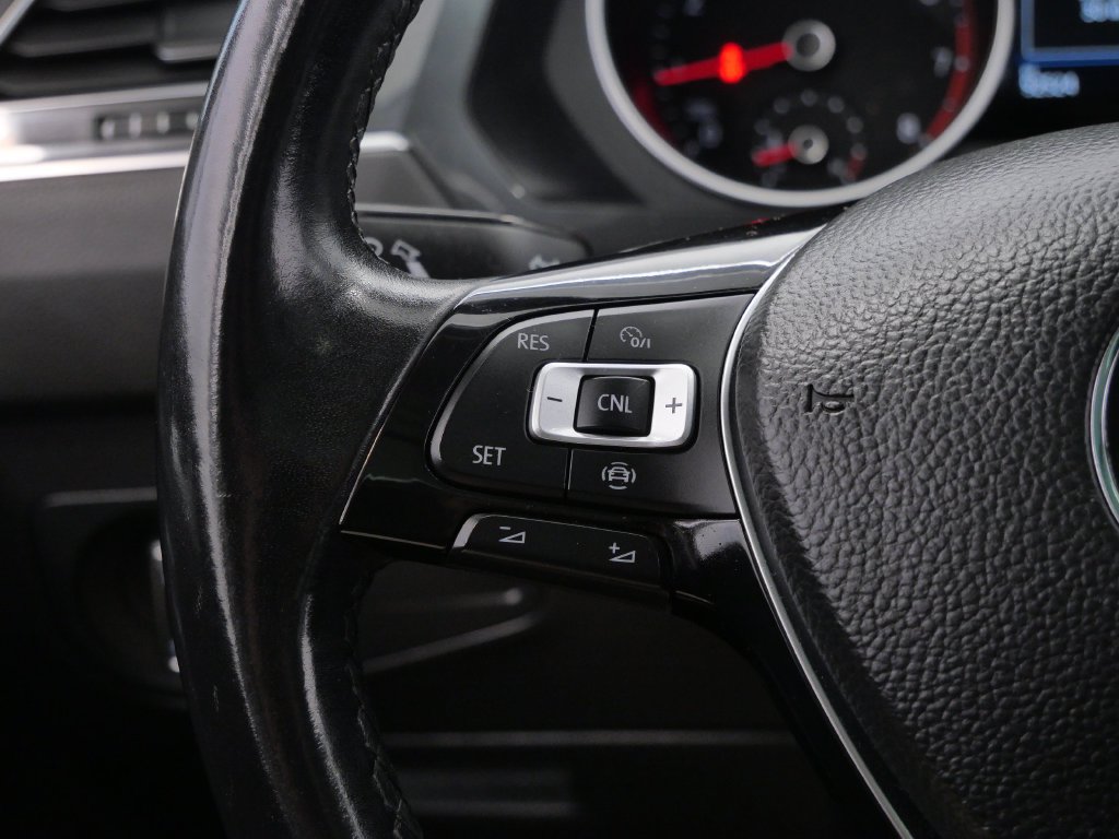 Used 2019 Volkswagen Tiguan SE w/ Panoramic Sunroof Package AWD/4WD image 22
