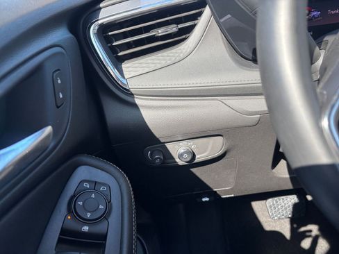 Used 2025 Buick Encore GX Preferred FWD image 33