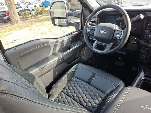 New 2026 Ford F250 Lariat w/ Black Appearance Package AWD/4WD image 8