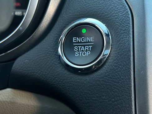 Used 2020 Ford Fusion SE image 25