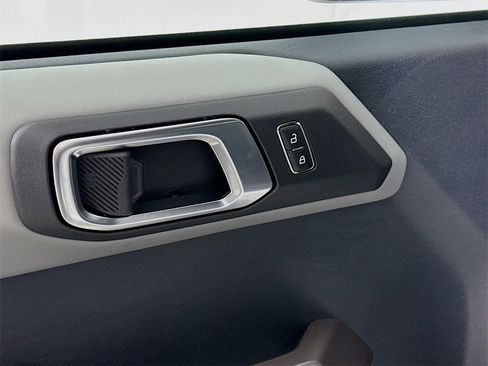 Used 2023 Ford Bronco Badlands image 19