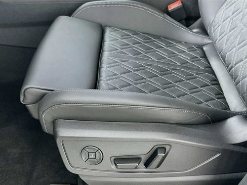 New 2026 Audi SQ5 Prestige AWD/4WD image 17