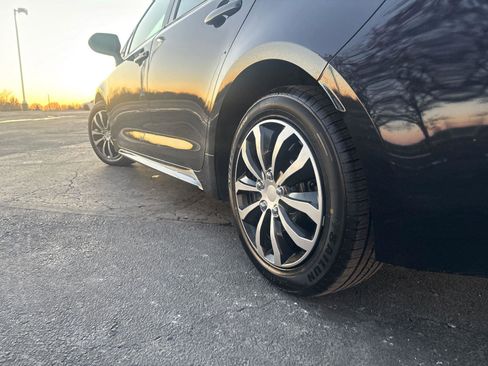 Used 2023 Toyota Corolla LE image 5