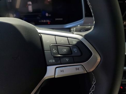 New 2026 Volkswagen Taos SE FWD image 27