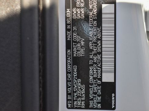 Used 2023 Volvo V60 B5 Cross Country Ultimate w/ Climate Package image 30