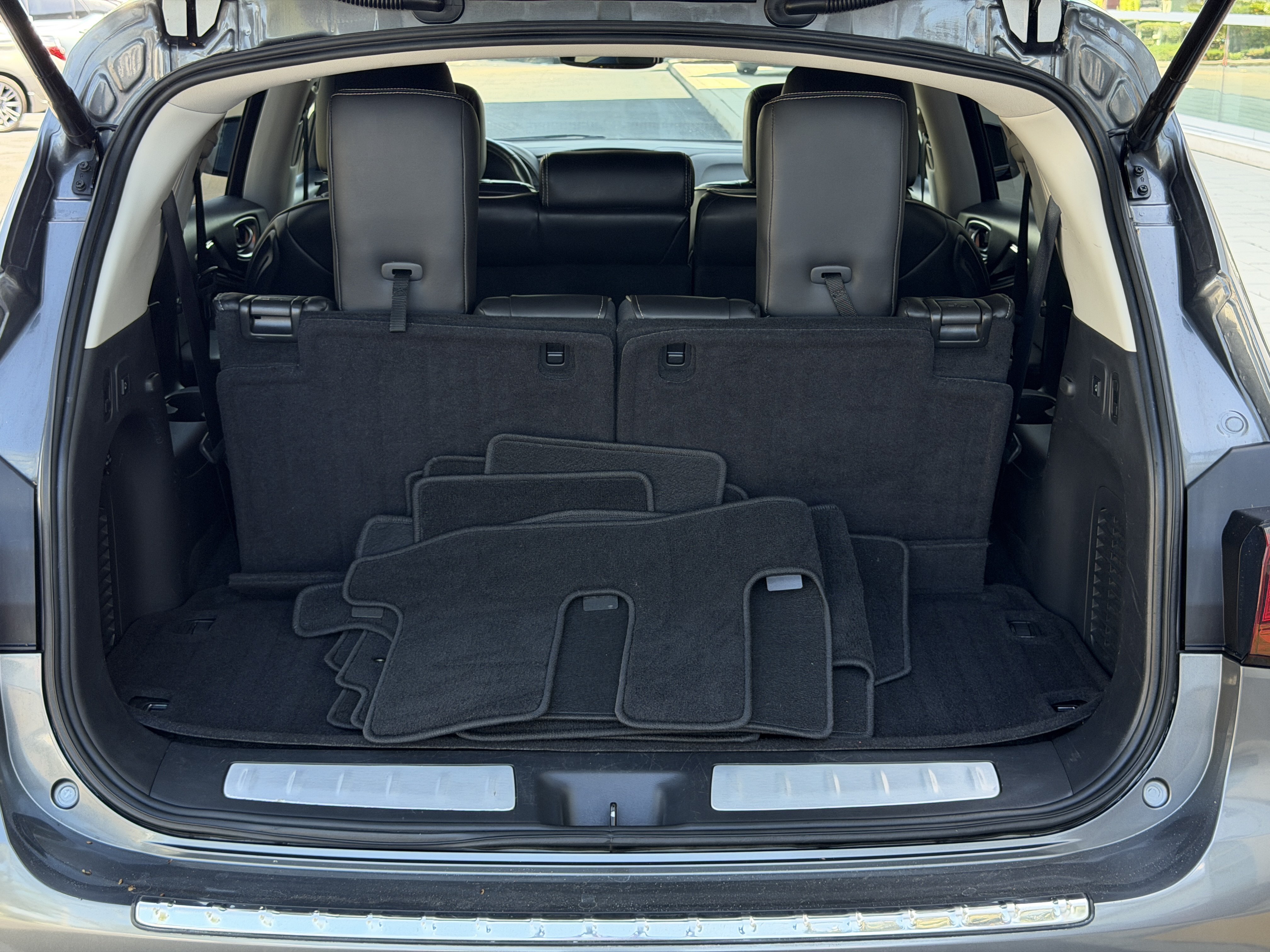 Used 2016 INFINITI QX60 FWD w/ Deluxe Technology Package image 11