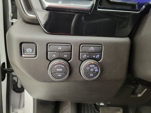 Used 2025 Chevrolet Silverado 2500 LT w/ Convenience Package AWD/4WD image 31