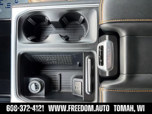 Used 2025 Ford Expedition Tremor AWD/4WD image 15
