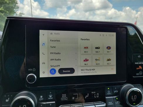 Used 2023 Toyota Highlander L image 16