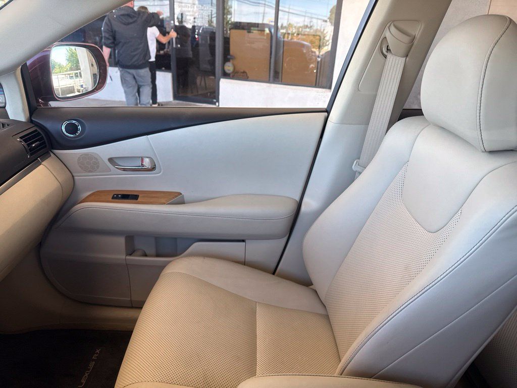 Used 2014 Lexus RX 450h AWD image 22