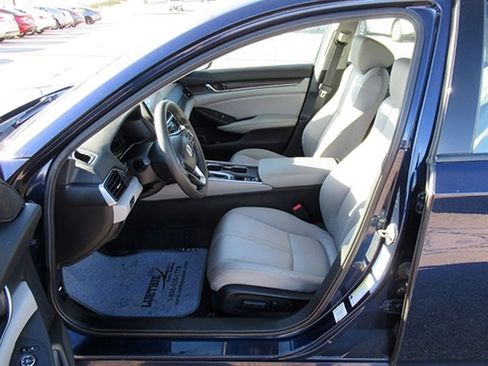 Used 2020 Honda Accord EX image 12