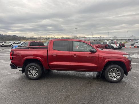 Used 2024 Chevrolet Colorado LT RWD image 5