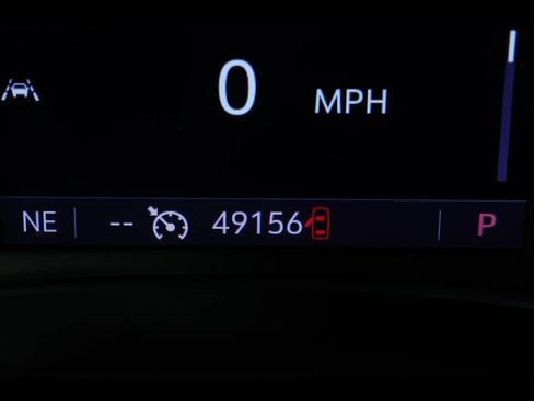 Used 2024 GMC Terrain SLT image 25