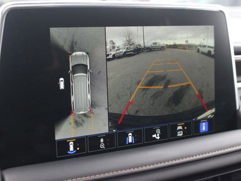 Used 2023 GMC Yukon AT4 w/ AT4 Premium Package image 31