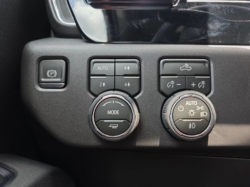 New 2026 Chevrolet Silverado 1500 RST w/ Dark Appearance Package AWD/4WD image 25