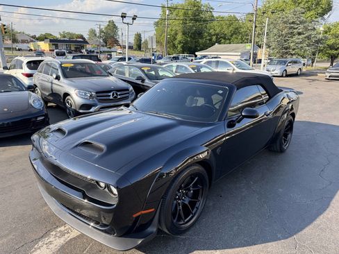 Used 2023 Dodge Challenger SRT Hellcat w/ Driver Convenience Group RWD image 2