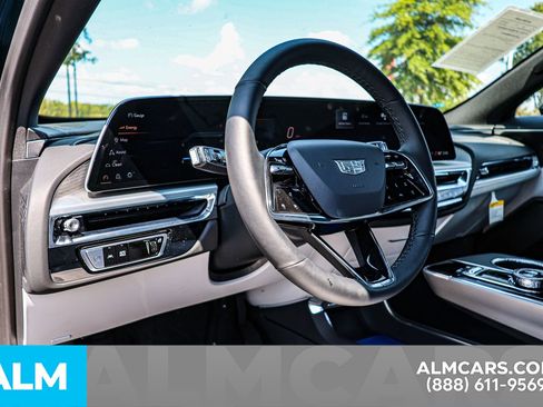 Used 2025 Cadillac Lyriq Luxury image 23