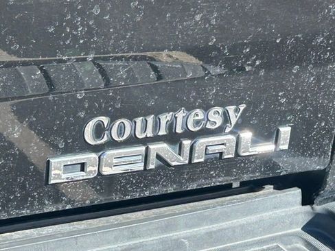 Used 2015 GMC Sierra 2500 Denali w/ Duramax Plus Package image 6