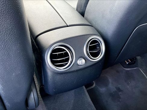 Used 2017 Mercedes-Benz GLC 300 4MATIC image 23