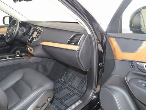 Used 2025 Volvo XC90 B5 Plus w/ Protection Package Premier image 46