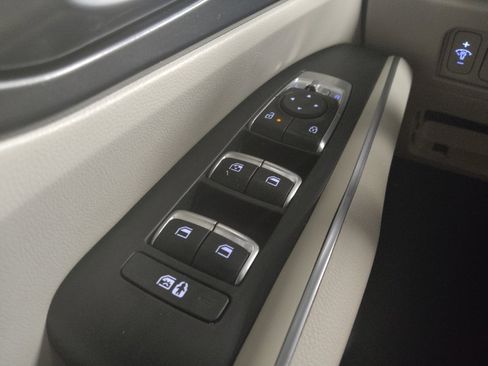 Used 2024 Kia Sorento S FWD image 27