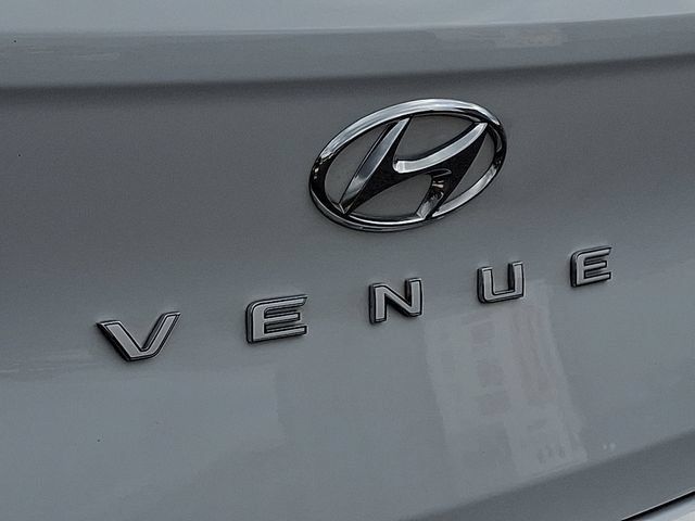 Used 2023 Hyundai Venue SEL FWD image 29