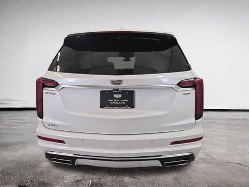 Certified 2025 Cadillac XT6 Premium Luxury image 7