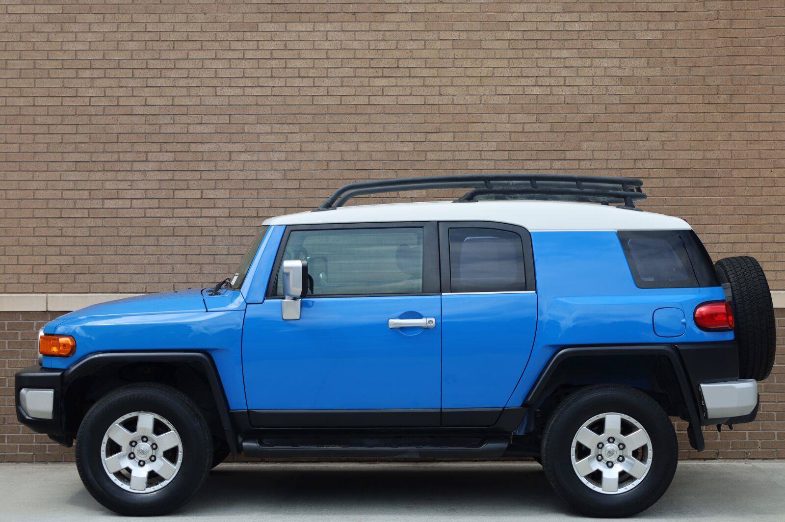 Used 2007 Toyota FJ Cruiser 2WD image 2