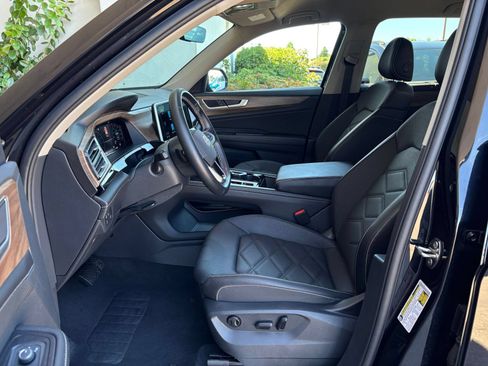 Used 2026 Volkswagen Atlas SE FWD image 28