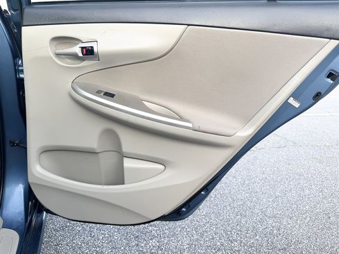 Used 2013 Toyota Corolla LE FWD image 82