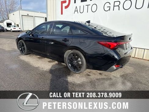 Used 2022 Toyota Avalon XSE image 5