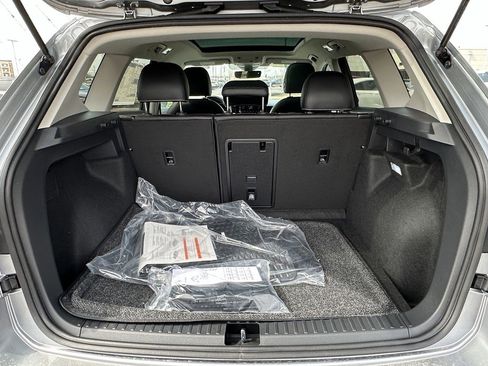 New 2025 Volkswagen Taos SEL AWD/4WD image 4